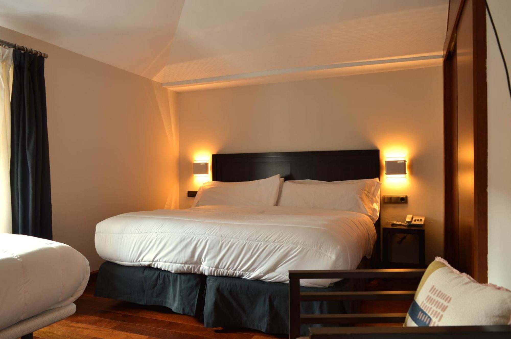 Hotel Baeza Monumental By Eme Hoteles Eksteriør billede