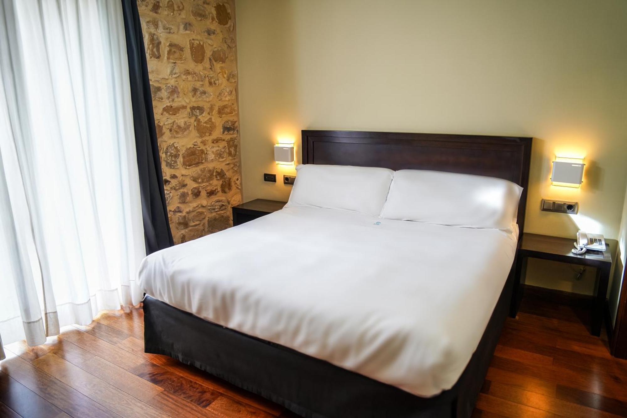 Hotel Baeza Monumental By Eme Hoteles Eksteriør billede