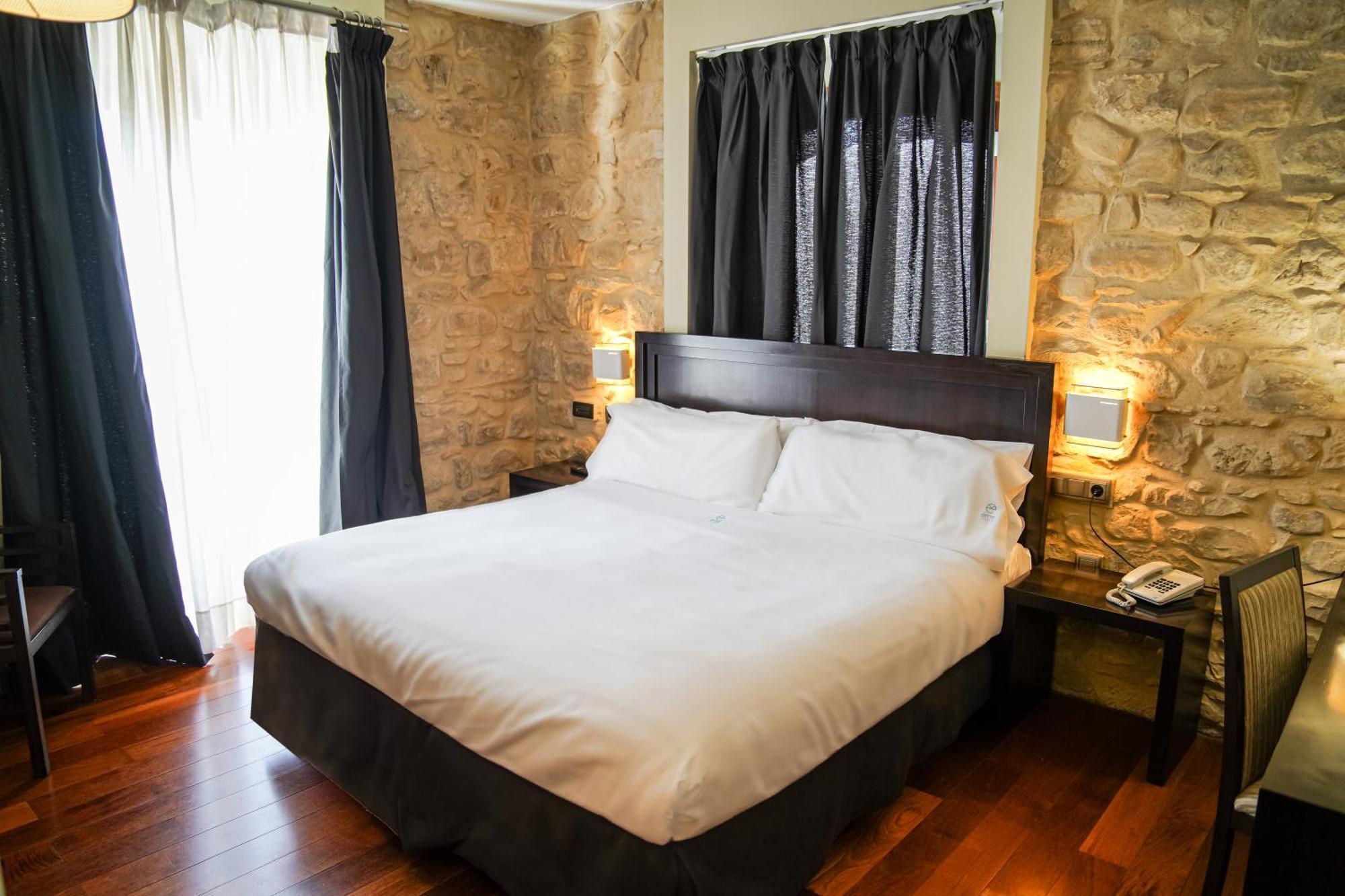 Hotel Baeza Monumental By Eme Hoteles Eksteriør billede