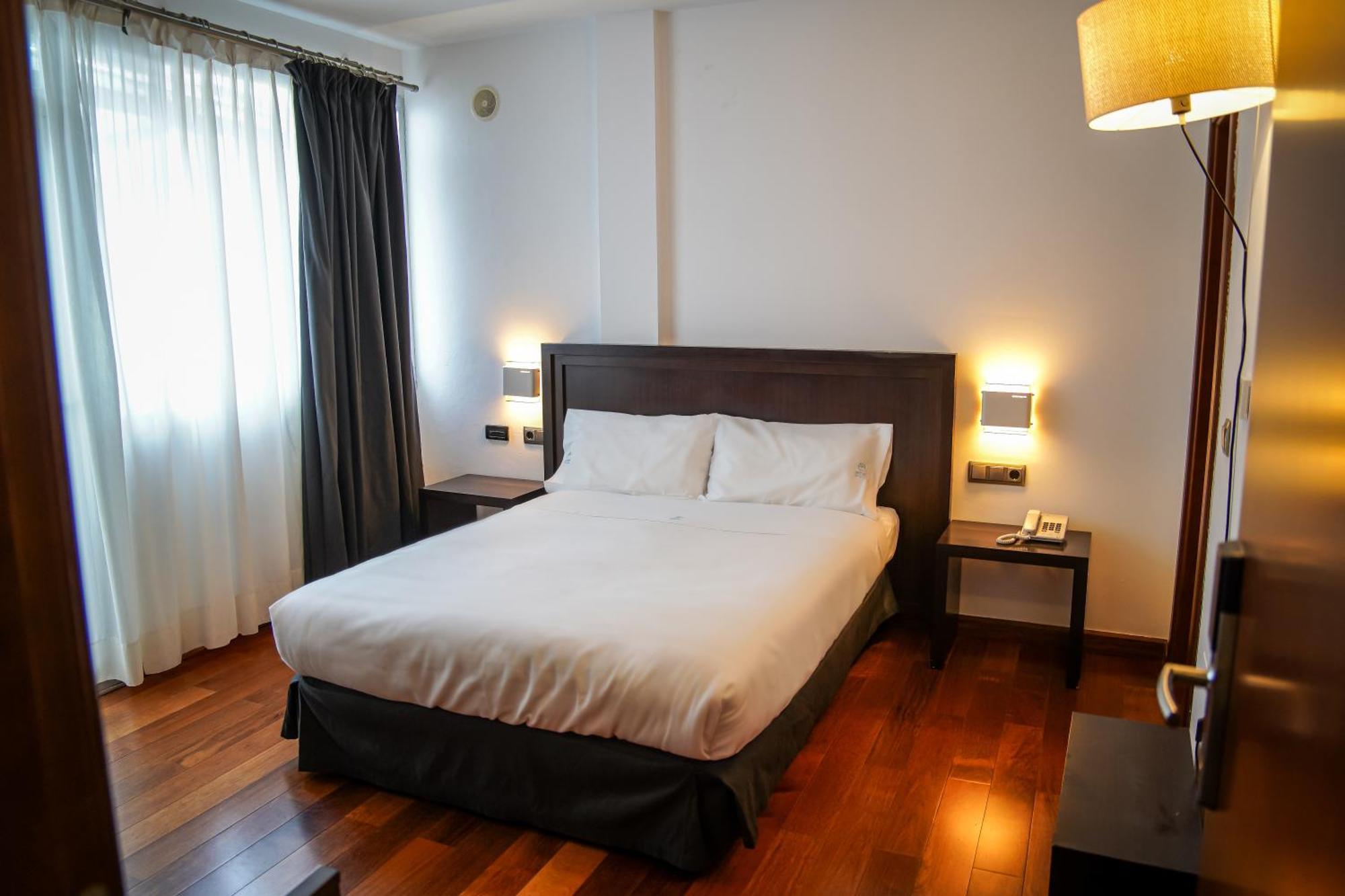 Hotel Baeza Monumental By Eme Hoteles Eksteriør billede
